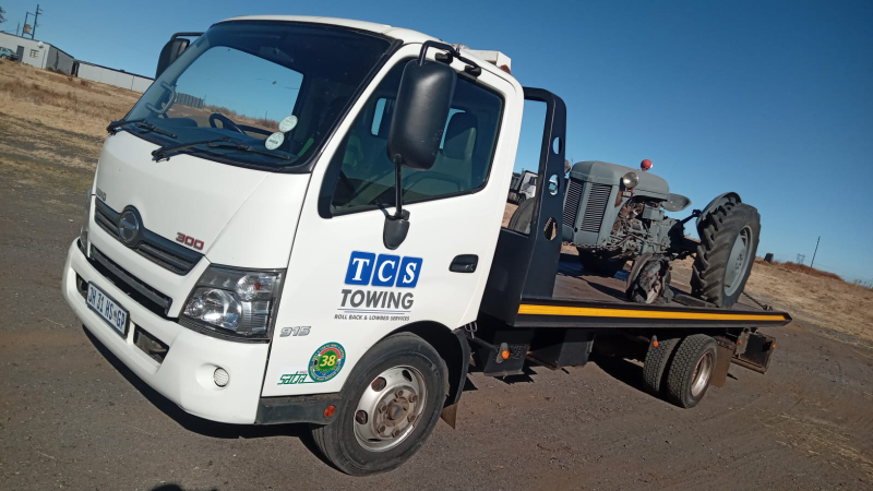 Vintage Ferguson grey tractor — careful handling nationwide