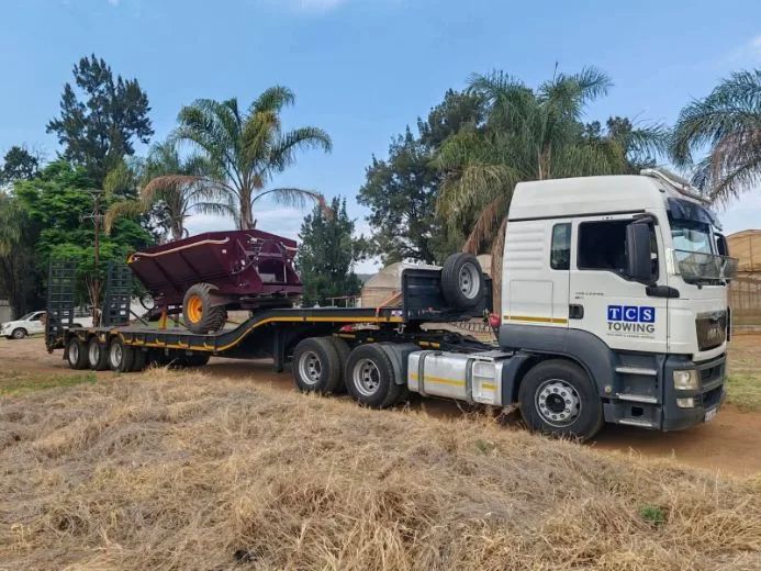 JCB excavator moved on lowbed for abnormal load transport